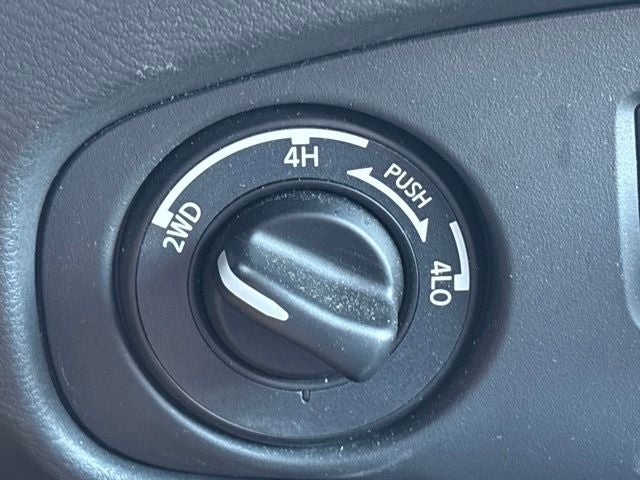 2024 Nissan Frontier Crew Cab SV