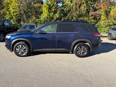2022 Nissan Pathfinder SV
