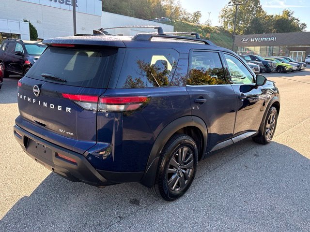 2022 Nissan Pathfinder SV