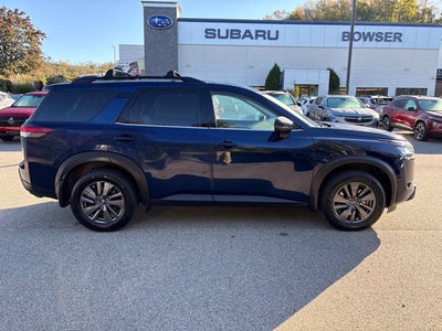 2022 Nissan Pathfinder SV