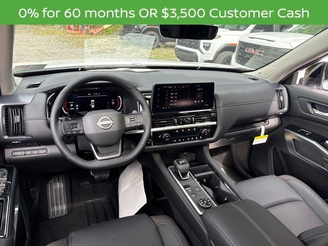2026 Nissan Pathfinder SL