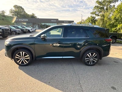 2025 Nissan Pathfinder Platinum