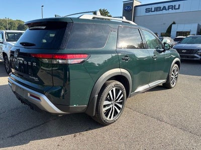 2025 Nissan Pathfinder Platinum