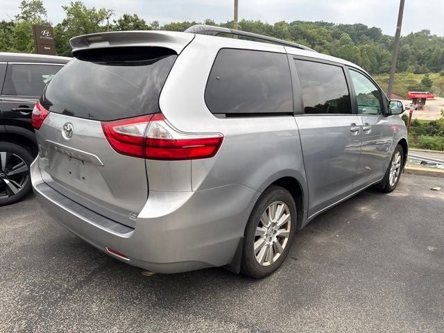 2017 Toyota Sienna LE 7 Passenger