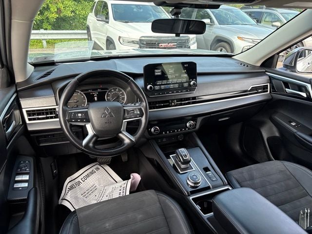 2022 Mitsubishi Outlander SE
