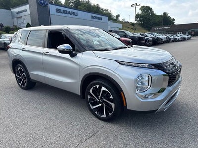 2022 Mitsubishi Outlander SE