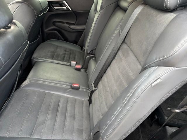 2022 Mitsubishi Outlander Black Edition