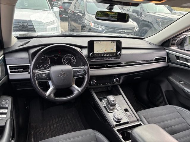 2022 Mitsubishi Outlander Black Edition