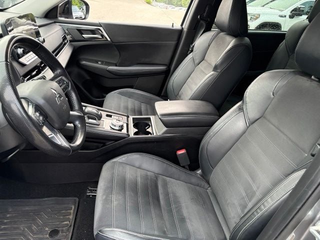 2022 Mitsubishi Outlander Black Edition