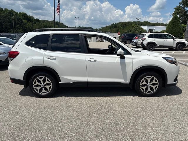 2024 Subaru Forester Premium
